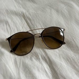 Women’s raybans!! Color: brown and gold